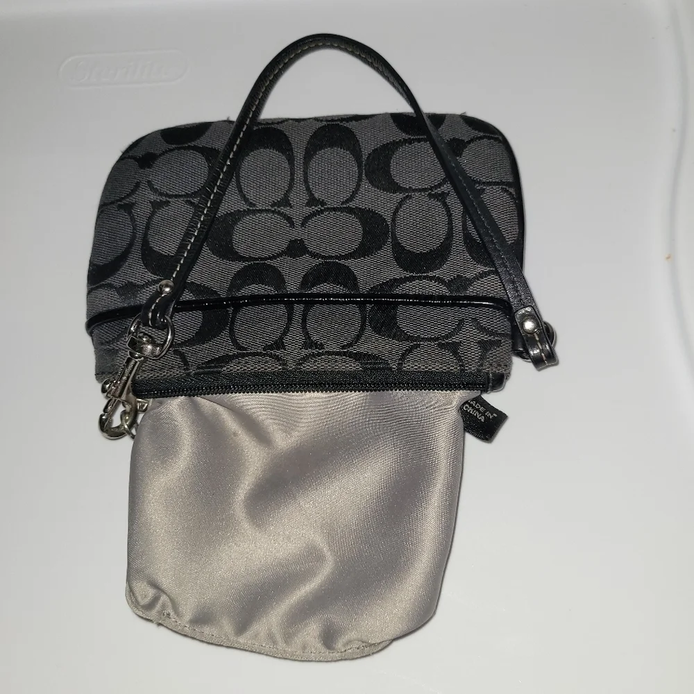 Vintage Coach Signature C Black Wristlet